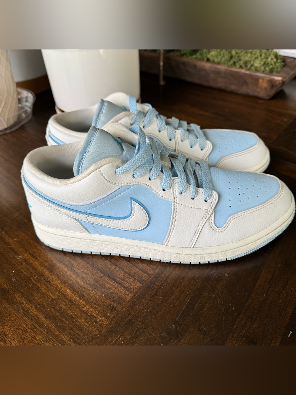 Air Jordan 1 Low SE "Reverse Ice Blue" Sail Sneakers - Women's Size 9